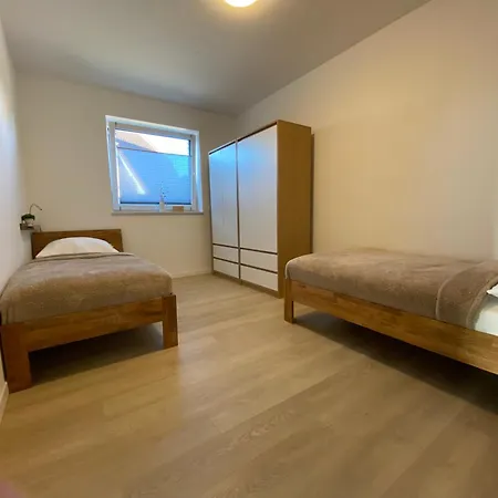 Apartment Modern Am Bowlingcenter Garten U Terrassenüberdachung