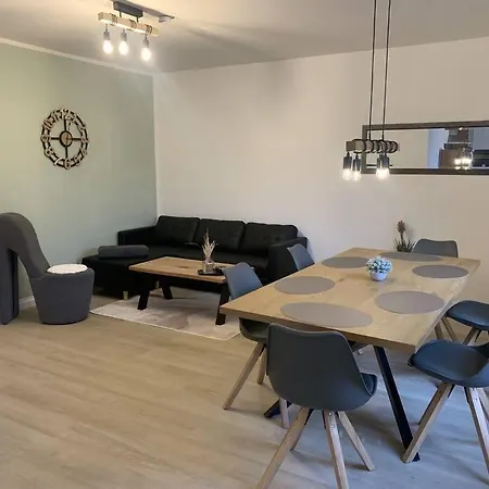 Modern Am Bowlingcenter Garten U Terrassenueberdachung * Werlte