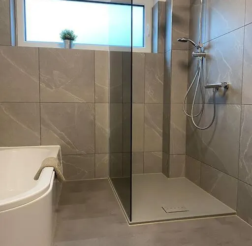 Lejlighed Neu! Modernes Naehe Bowling Center!