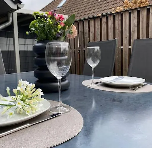 Lejlighed Neu! Modernes Naehe Bowling Center! *