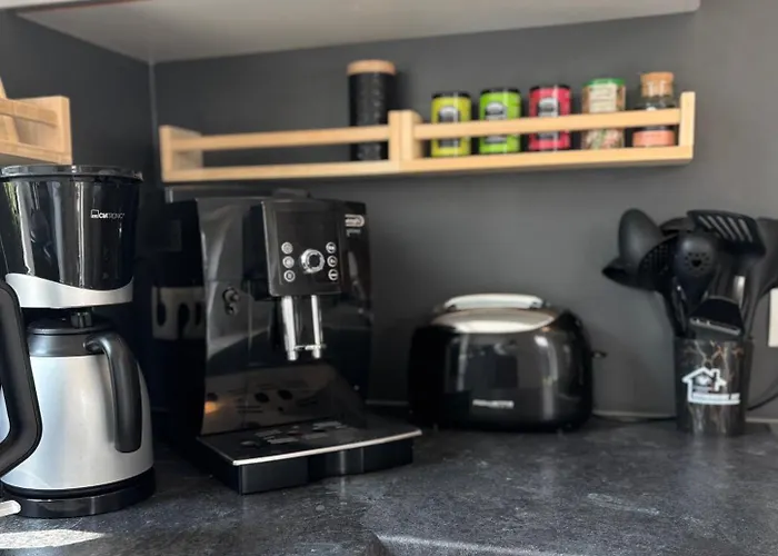 Neu! Modernes Naehe Bowling Center! Lejlighed